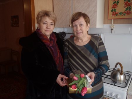 В Красноярском районе полицейские поздравили женщин-ветеранов МВД с 8 Марта