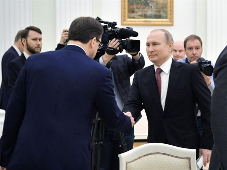 Владимир Путин встретился с Главой Самарской области Дмитрием Азаровым