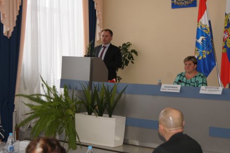 Глава Красноярского района выступил перед депутатами с отчетом о деятельности Администрации в 2017 году