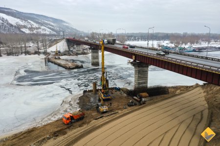 Начались работы по устройству фундамента будущего моста через  Сок